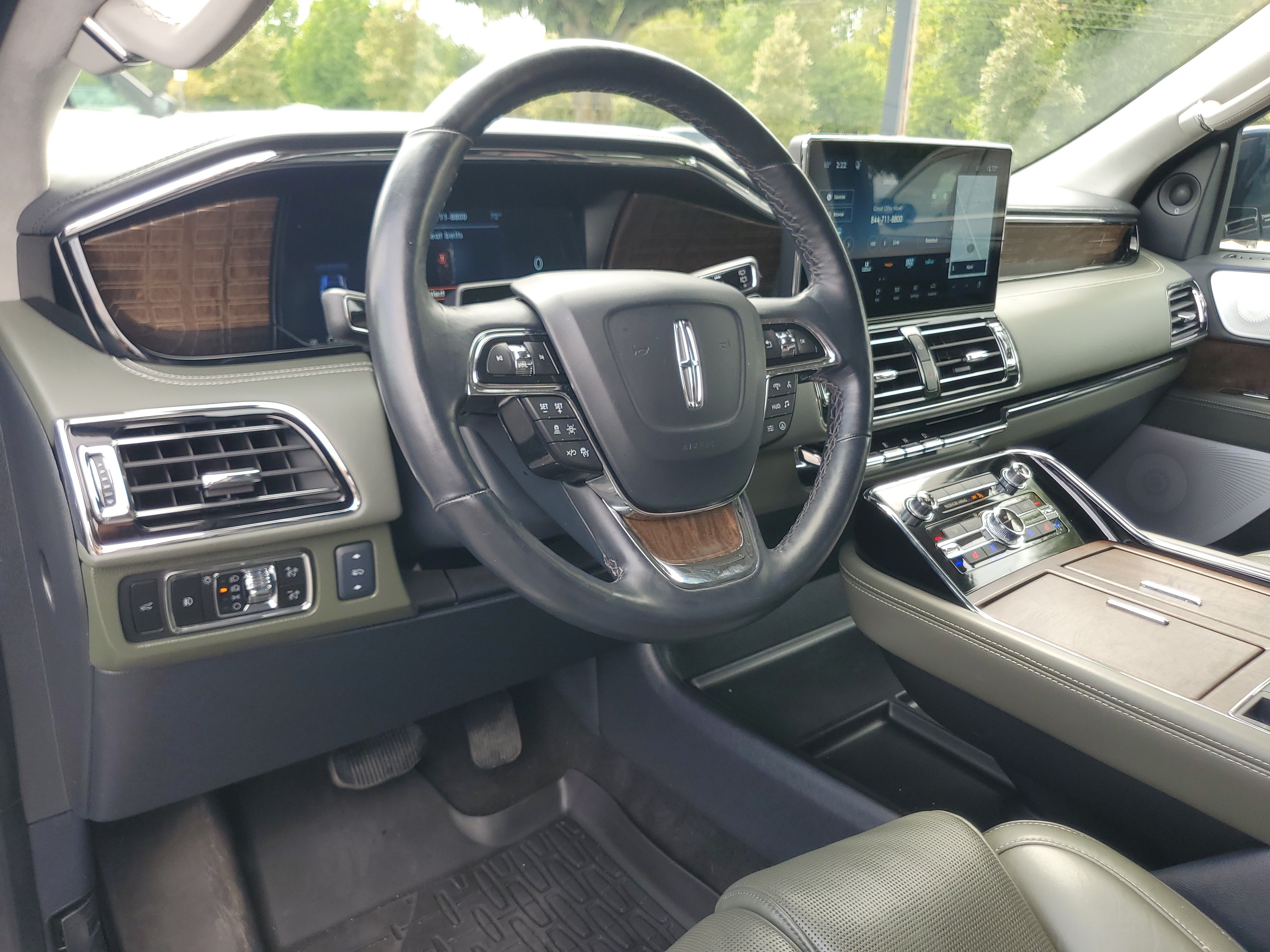 Used 2024 Lincoln Navigator Black Label AWD/4WD image 10