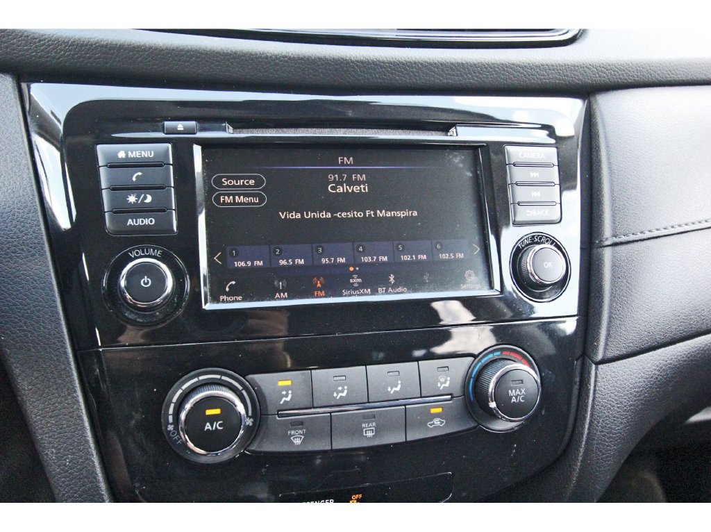 Used 2020 Nissan Rogue S w/ Special Edition Package FWD image 21