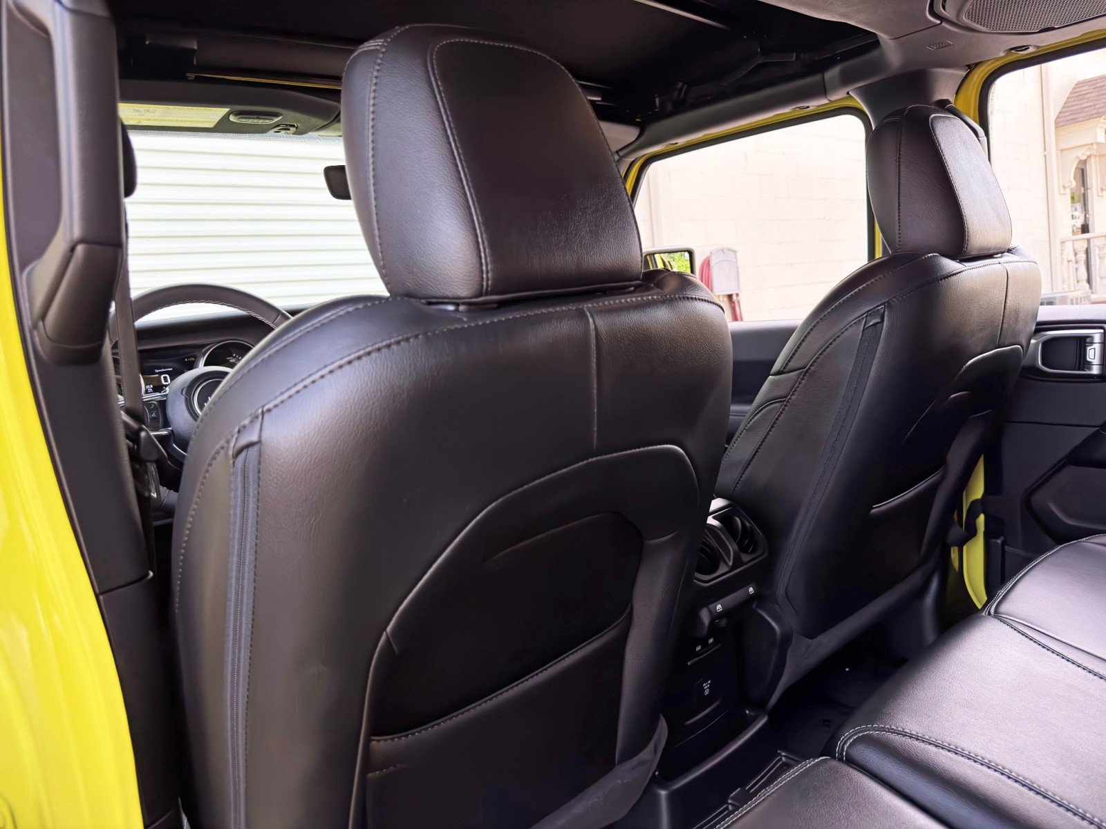 Used 2023 Jeep Wrangler Unlimited Sahara AWD/4WD image 33