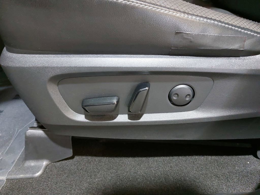 Used 2023 Nissan Pathfinder SL w/ SL Premium Package image 30