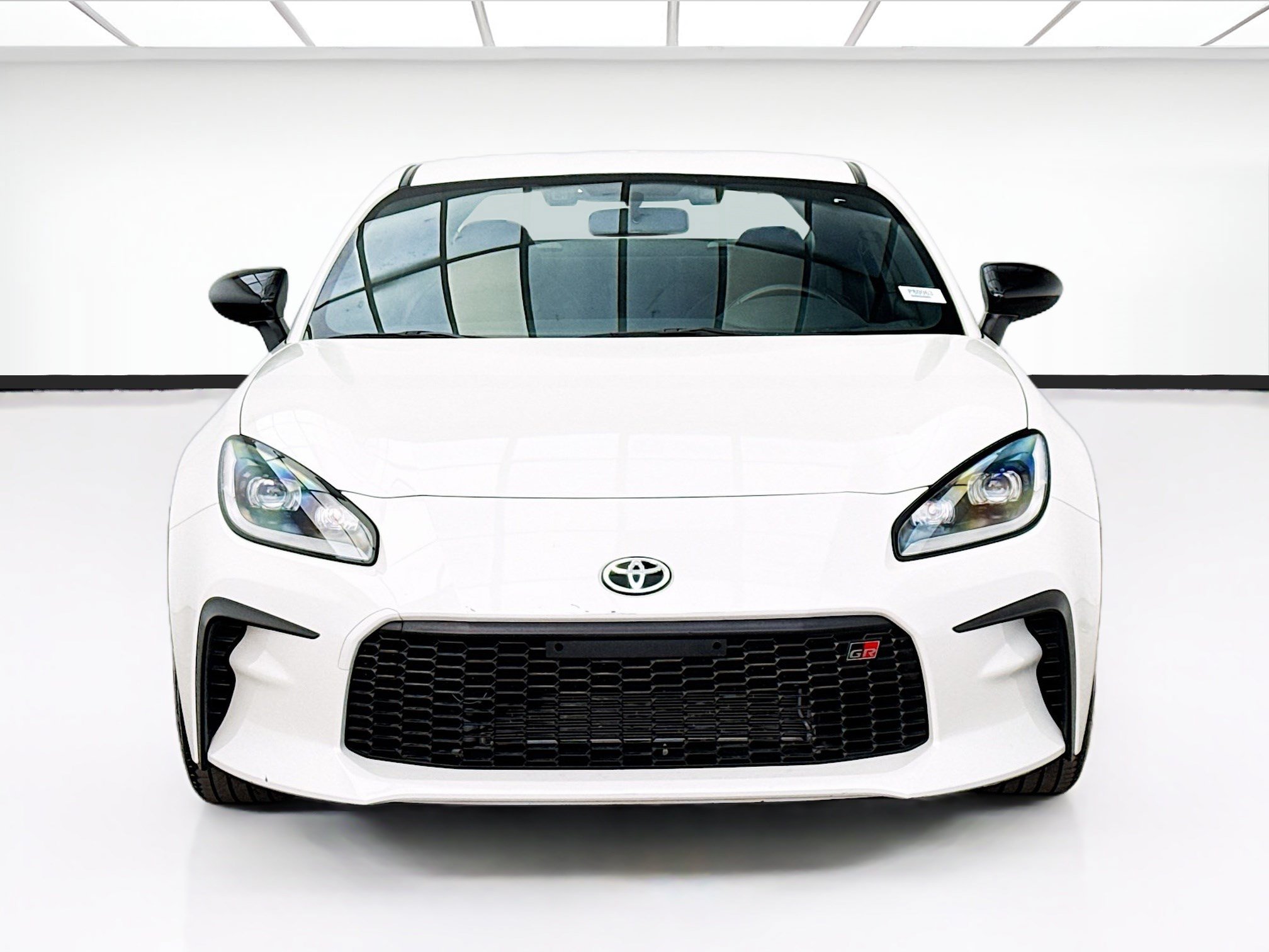 Used 2024 Toyota GR86 RWD image 2