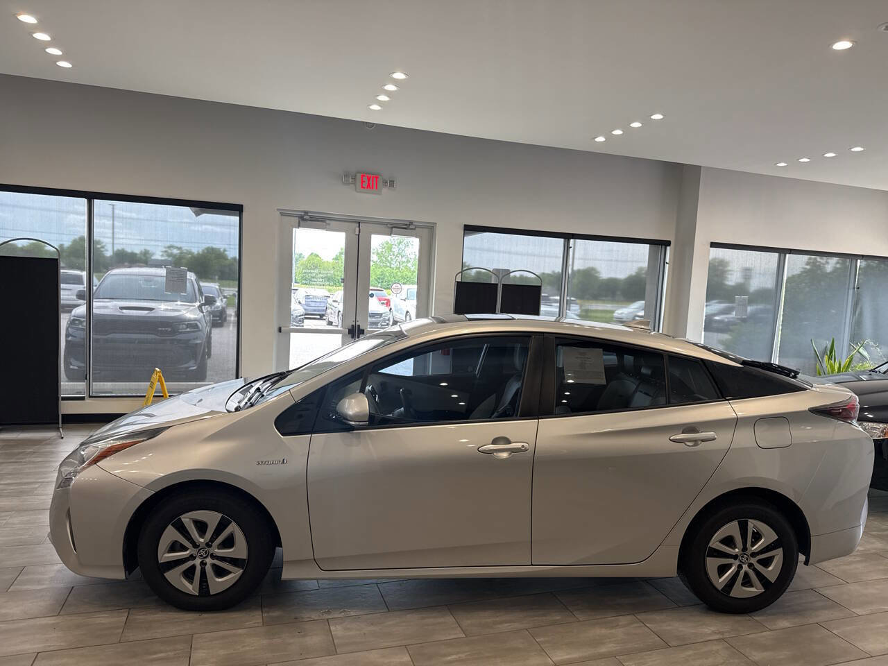 Used 2016 Toyota Prius Four w/ Advanced Technology Package FWD image 8