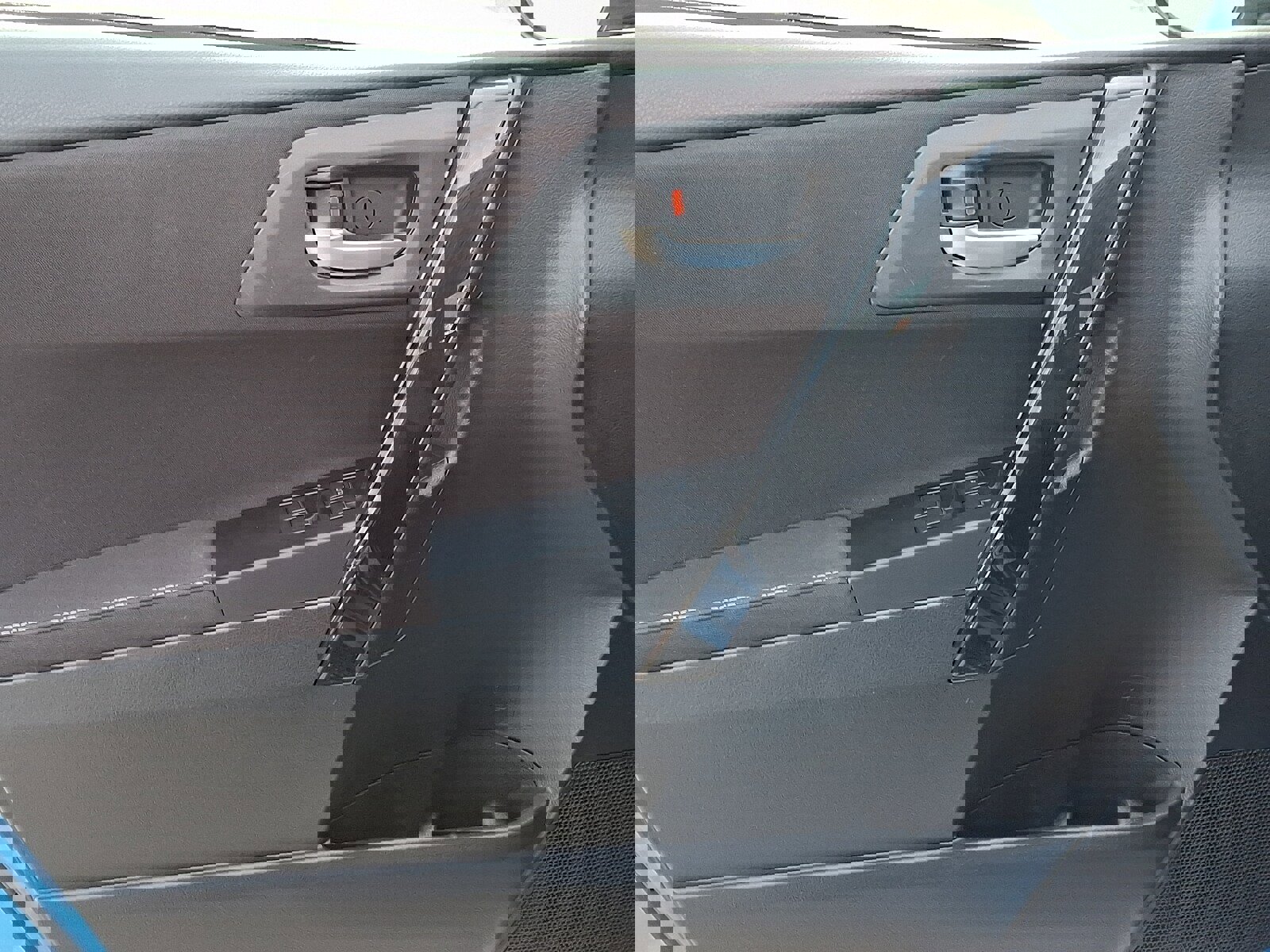 Used 2018 Toyota Corolla iM w/ Carpet Mat Package (TMS) image 12