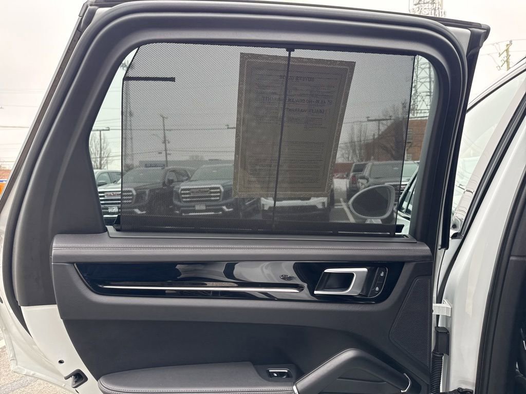 Used 2022 Porsche Cayenne S image 37