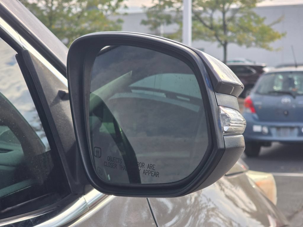 Used 2014 Toyota Highlander XLE FWD image 18