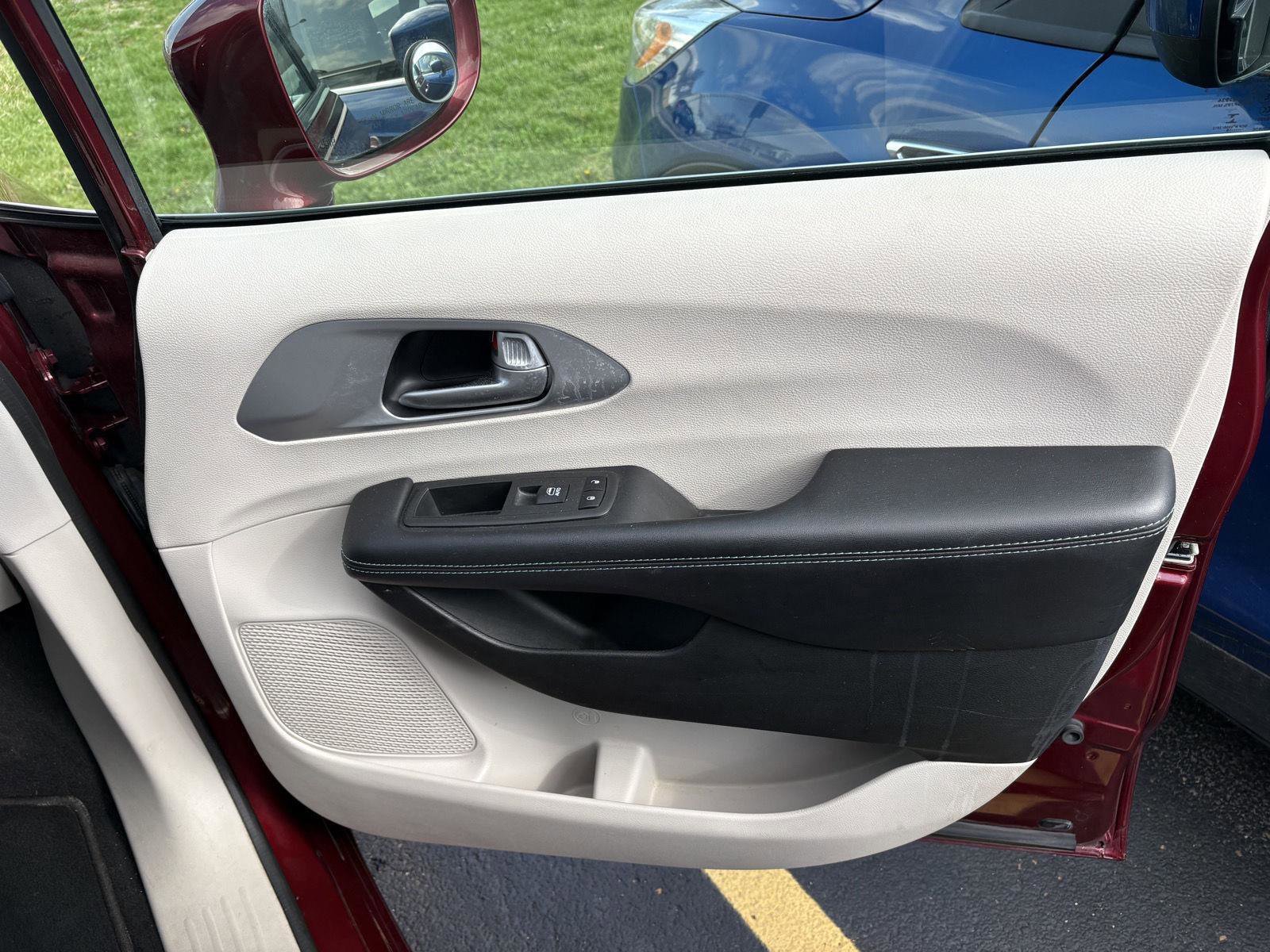 Used 2018 Chrysler Pacifica Touring Plus image 12