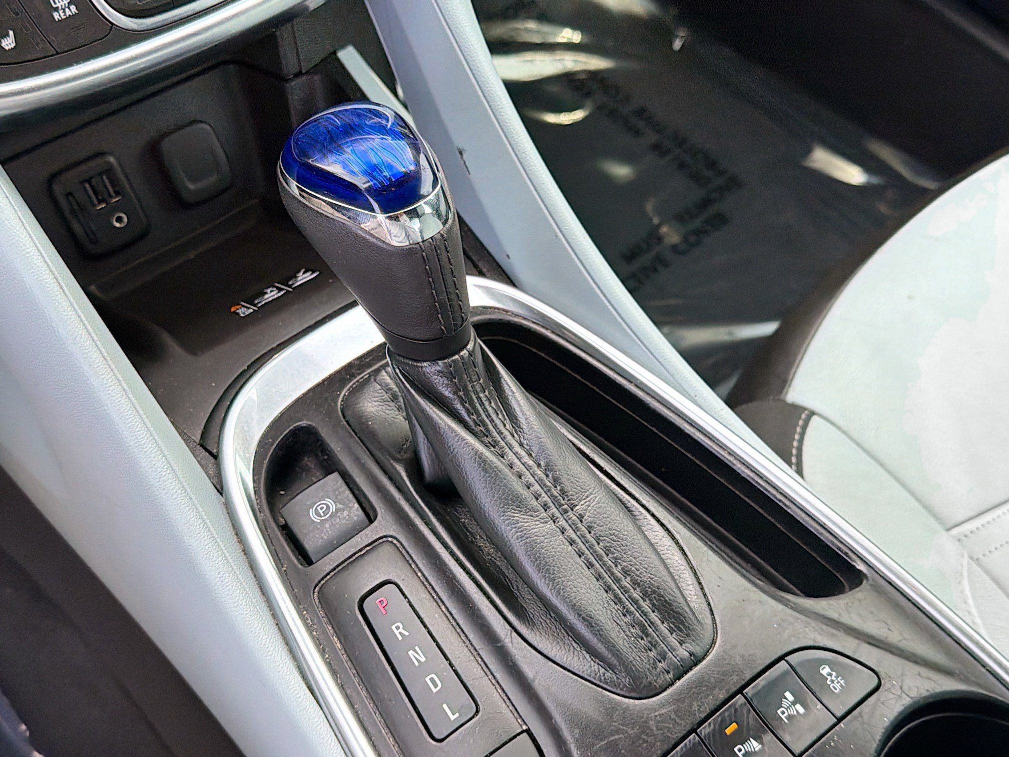 Used 2019 Chevrolet Volt Premier w/ Driver Confidence II Package FWD image 25