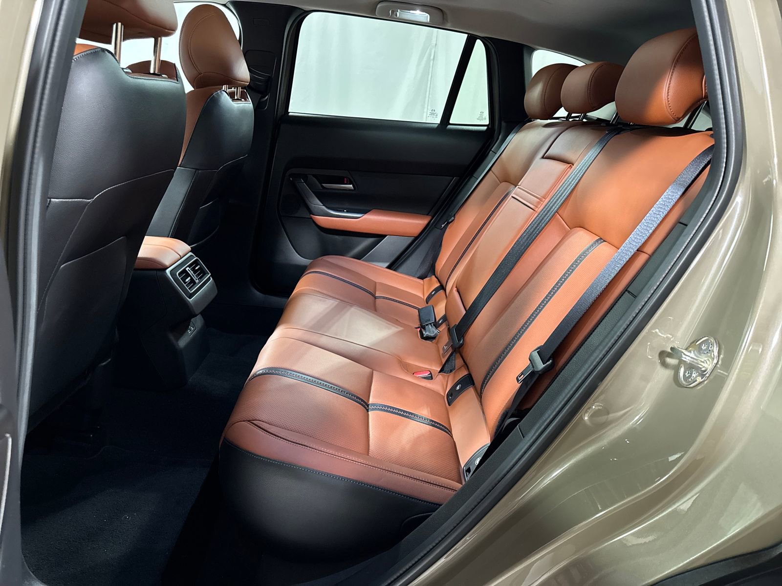 Used 2023 MAZDA CX-50 Meridian Edition image 5