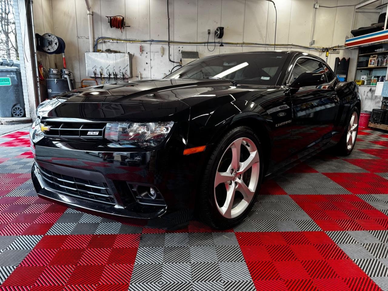 Used 2015 Chevrolet Camaro SS image 3