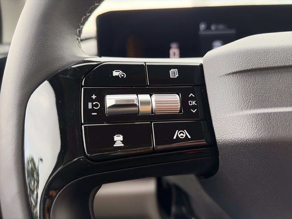 New 2027 Kia Carnival FWD image 13