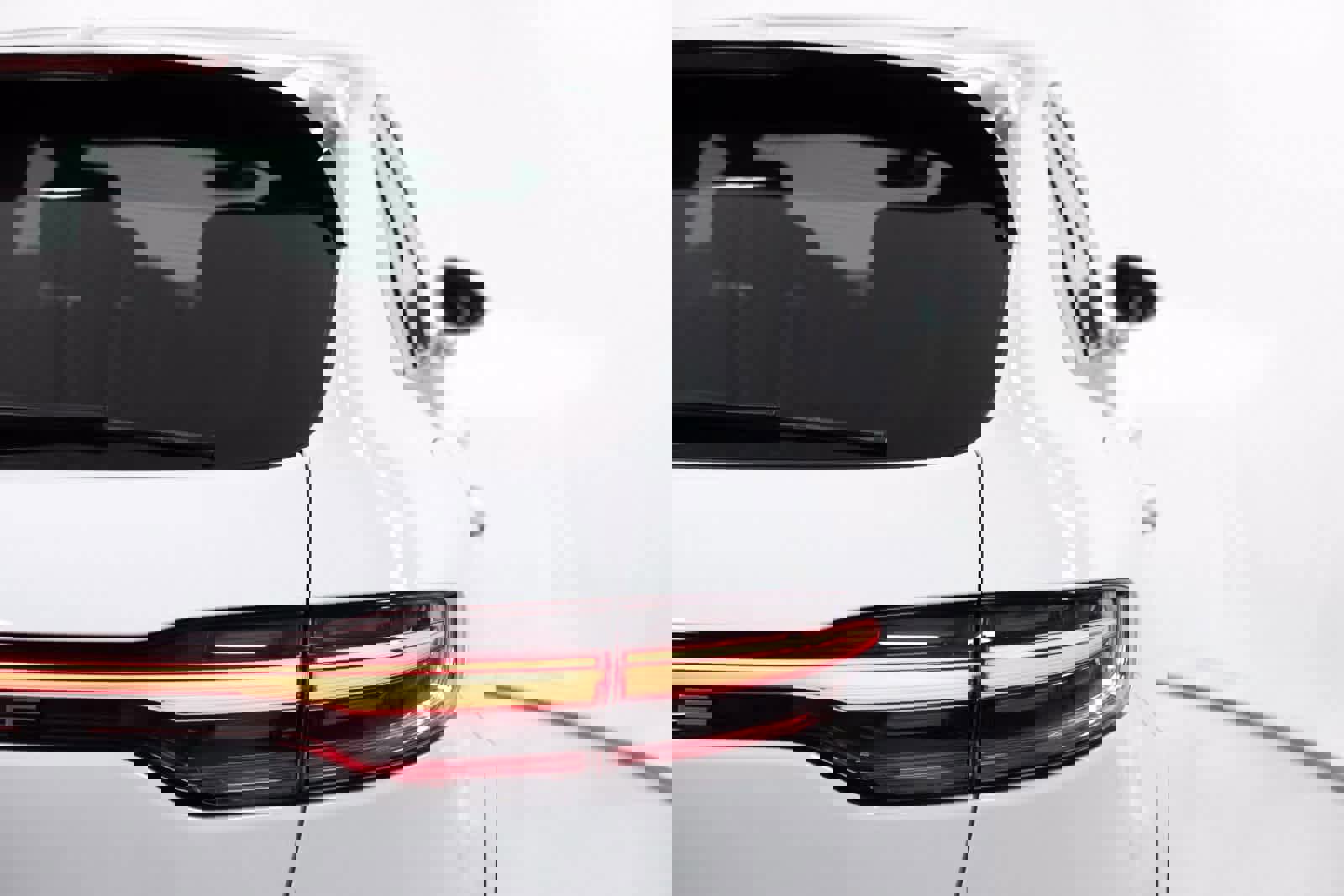 Certified 2025 Porsche Macan image 37