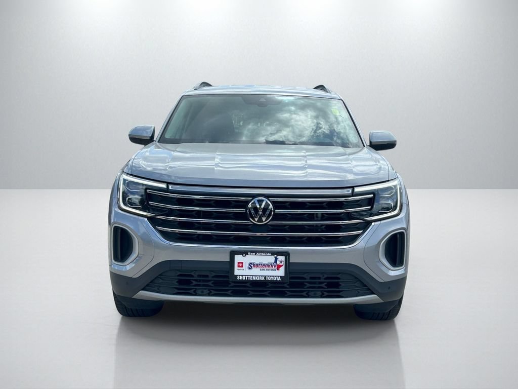 Used 2026 Volkswagen Atlas SE AWD/4WD image 2
