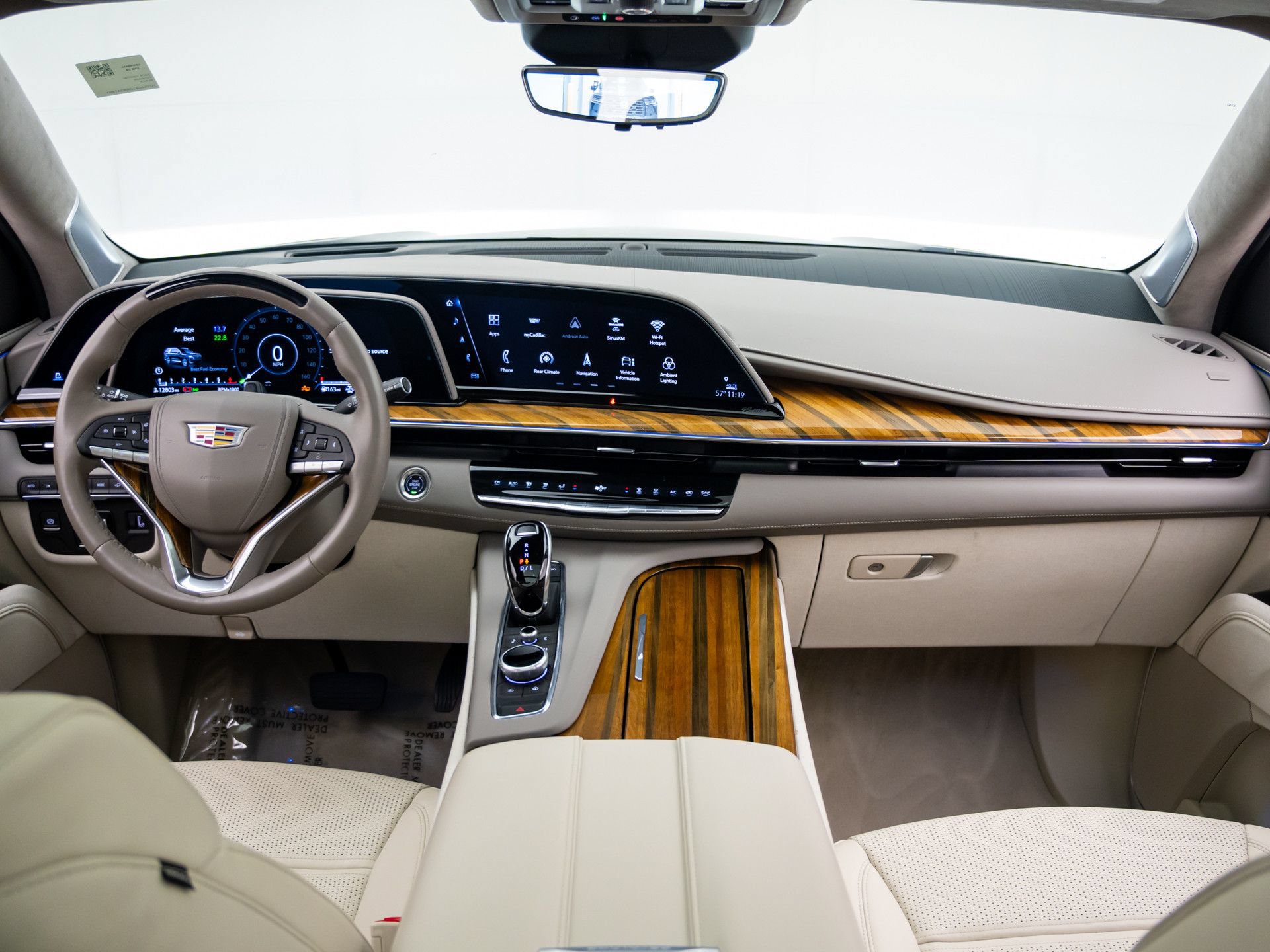 Used 2024 Cadillac Escalade Sport Platinum w/ LPO, ONYX Package AWD/4WD image 11