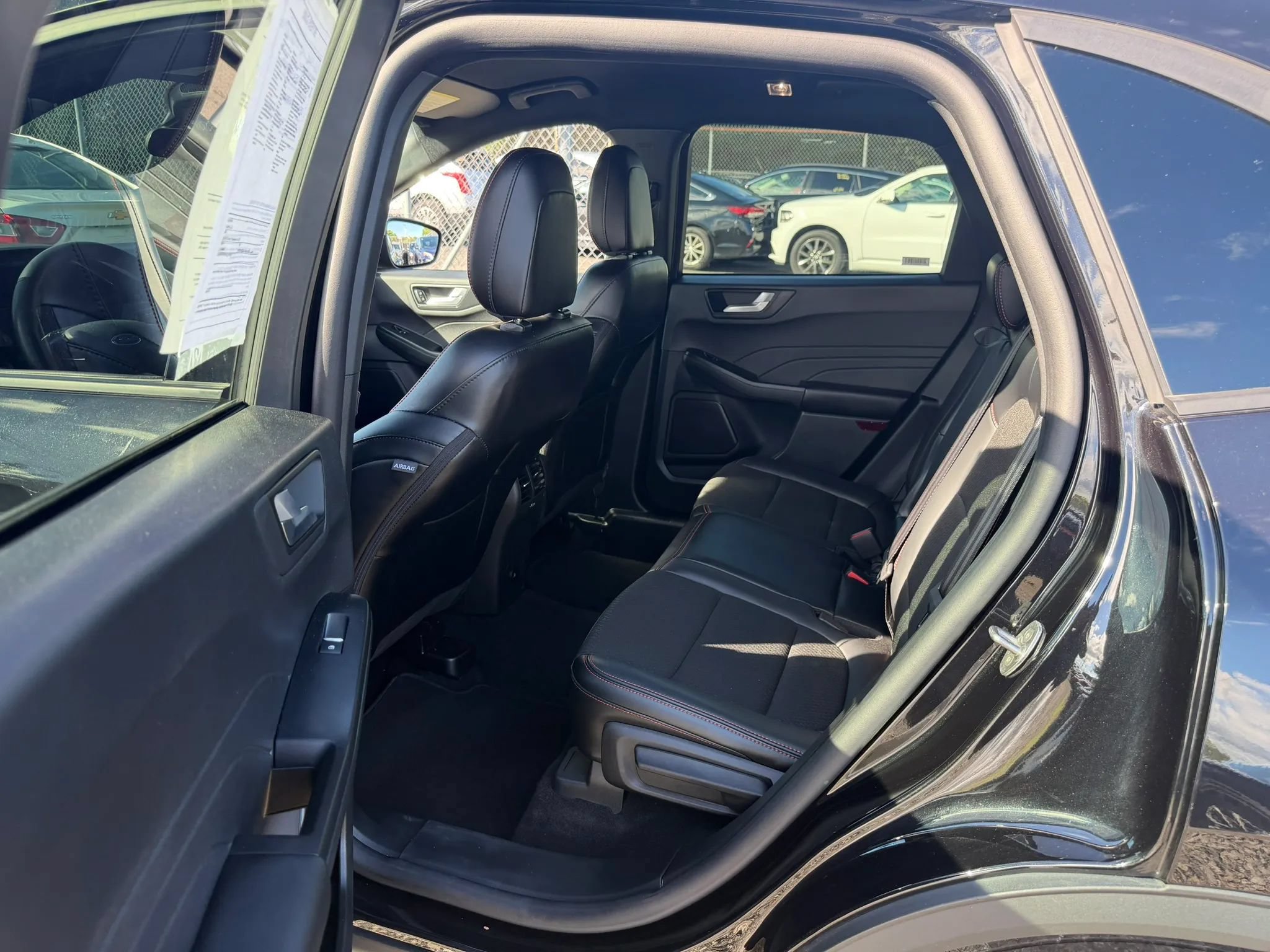 Used 2025 Ford Escape ST-Line AWD/4WD image 30