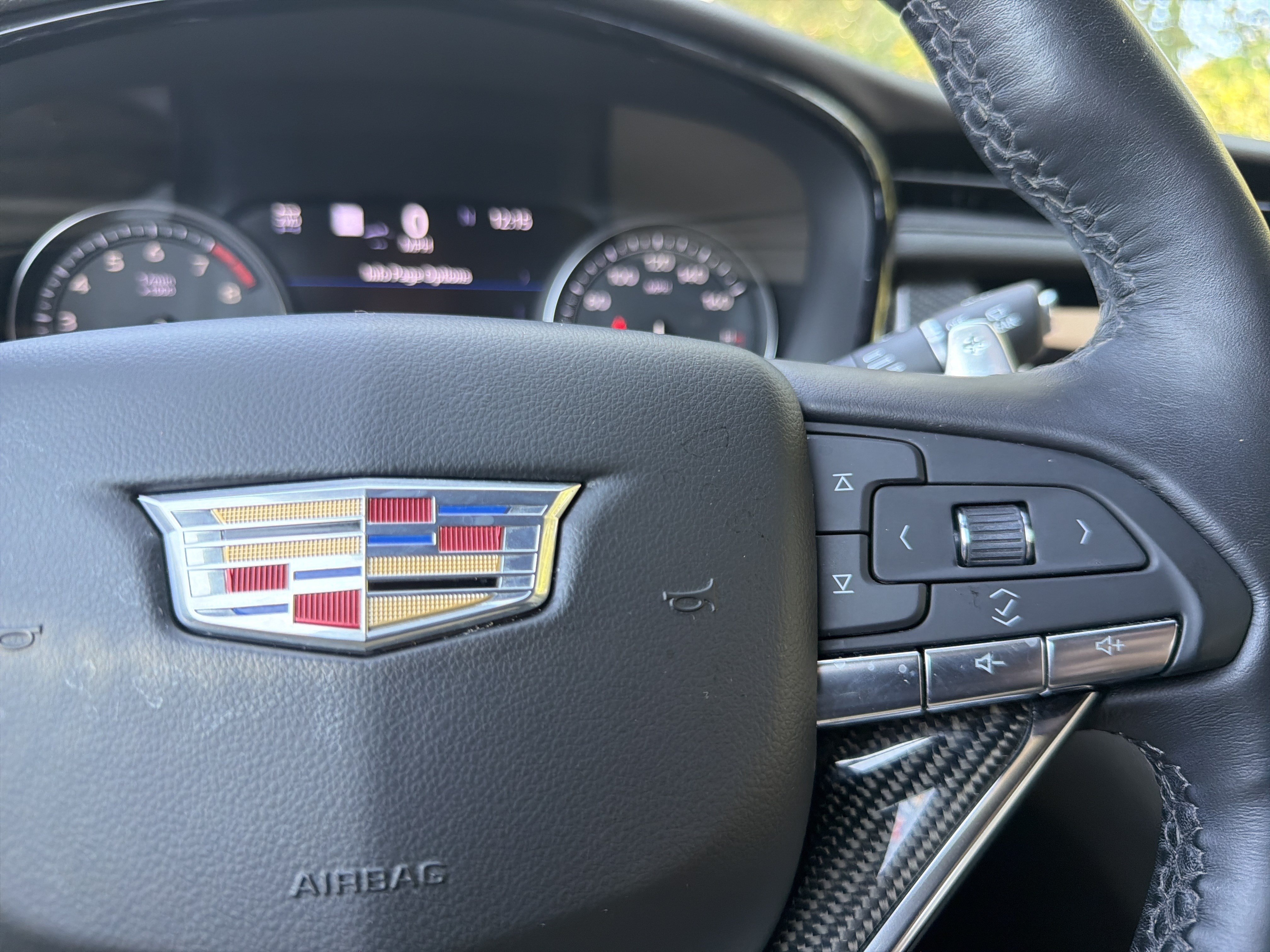 Used 2023 Cadillac XT6 Sport w/ Technology Package AWD/4WD image 29