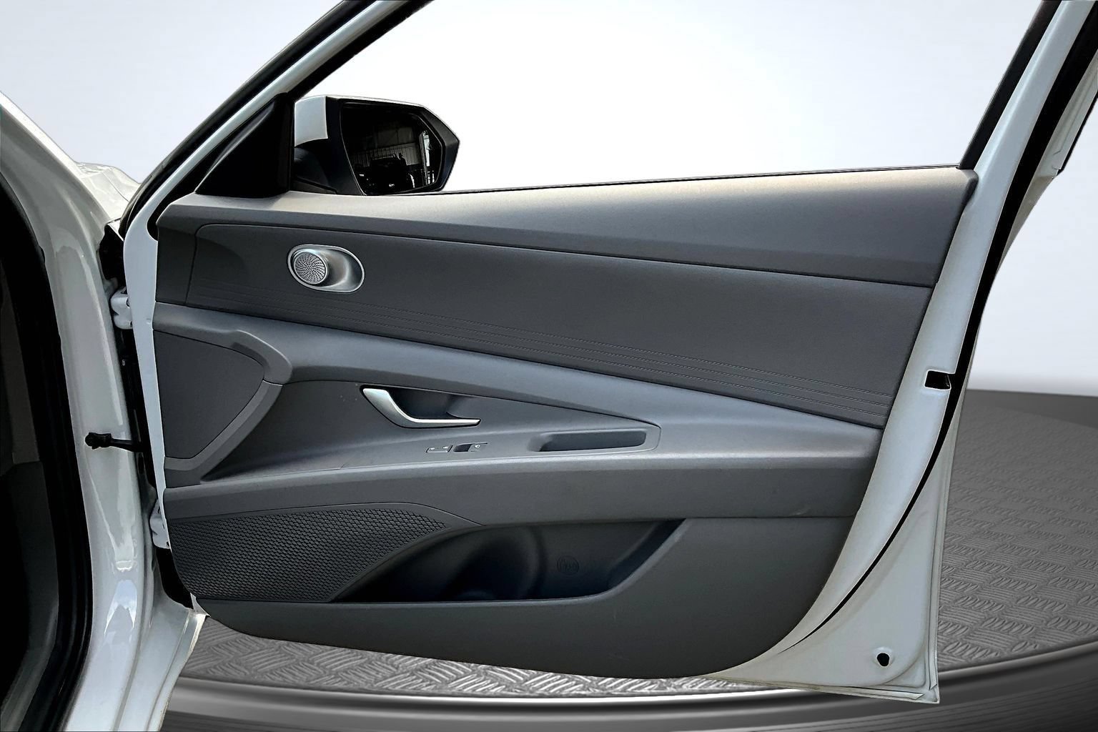 Used 2025 Hyundai Elantra SE FWD image 23