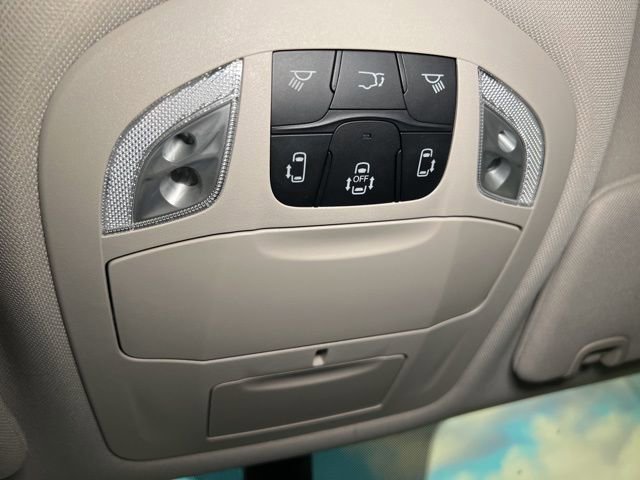 Used 2024 Chrysler Pacifica Limited FWD image 45