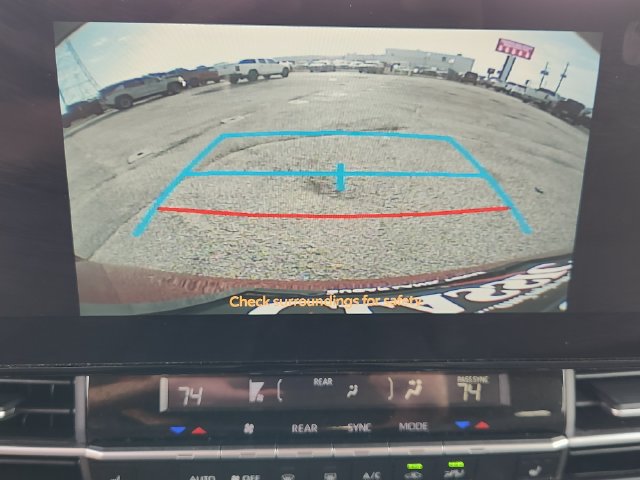 Used 2026 Toyota Sienna XLE FWD image 17