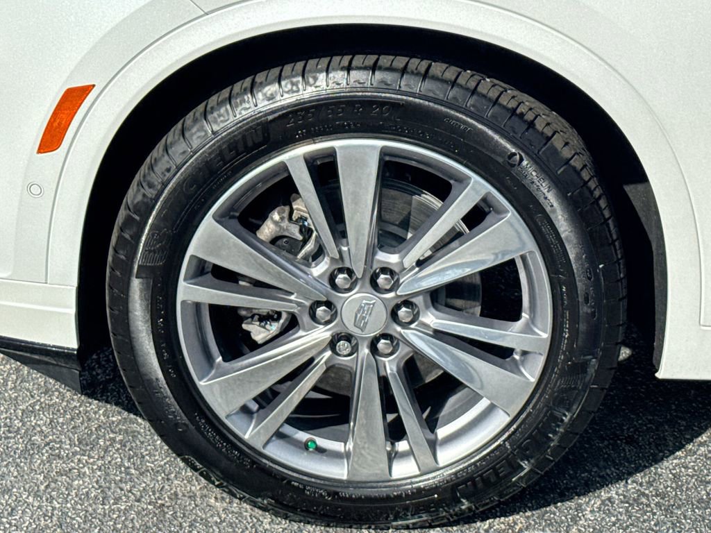 Used 2025 Cadillac XT6 Premium Luxury w/ Technology Package image 12