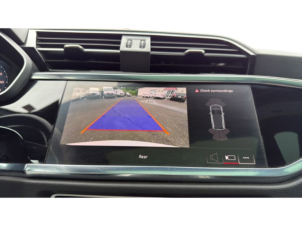 Used 2023 Audi Q3 2.0T Premium image 17