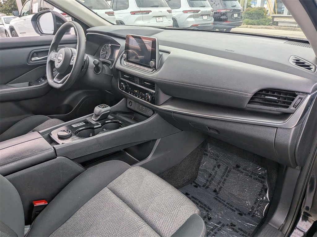 Used 2024 Nissan Rogue SV image 33