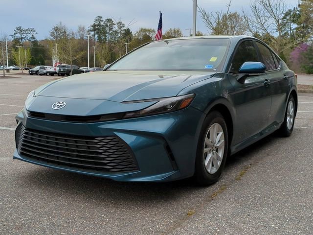 Used 2026 Toyota Camry LE image 8