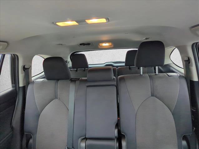 Used 2022 Toyota Highlander LE image 19