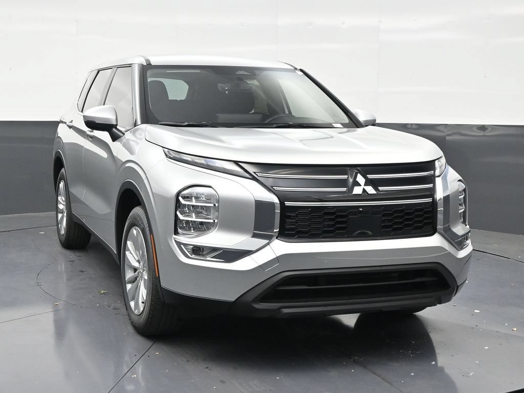 New 2026 Mitsubishi Outlander ES FWD image 7