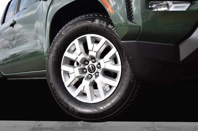 Certified 2024 Nissan Frontier SV w/ Technology Package image 3