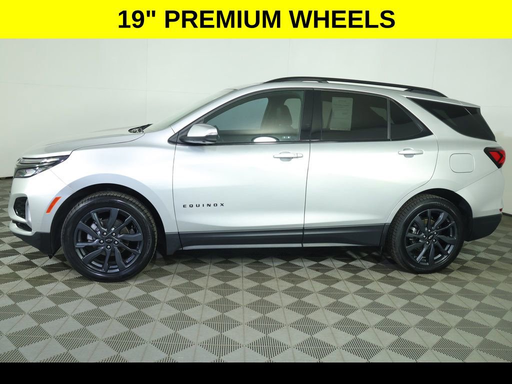 Used 2022 Chevrolet Equinox RS w/ Infotainment Package image 6