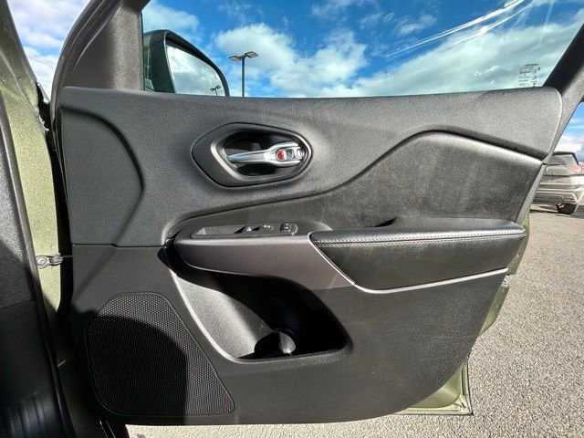 Used 2019 Jeep Cherokee Limited image 41