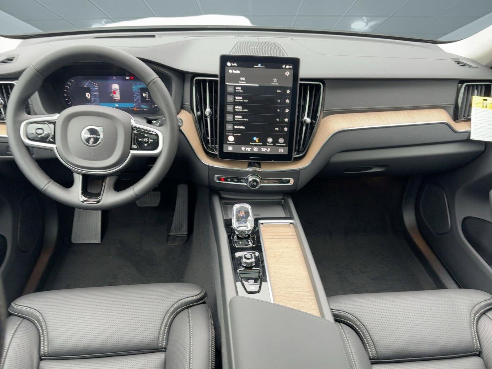 New 2026 Volvo XC60 B5 Ultra w/ Climate Package image 24