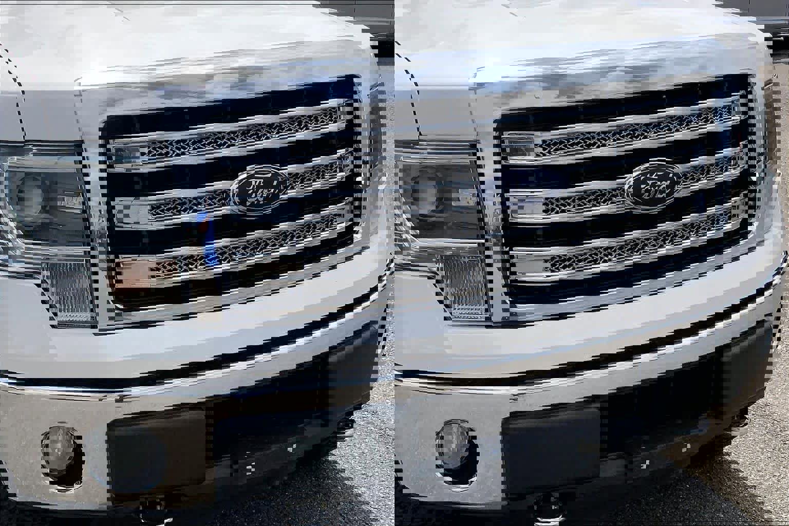 Used 2014 Ford F150 Lariat w/ Equipment Group 502A Luxury AWD/4WD image 28