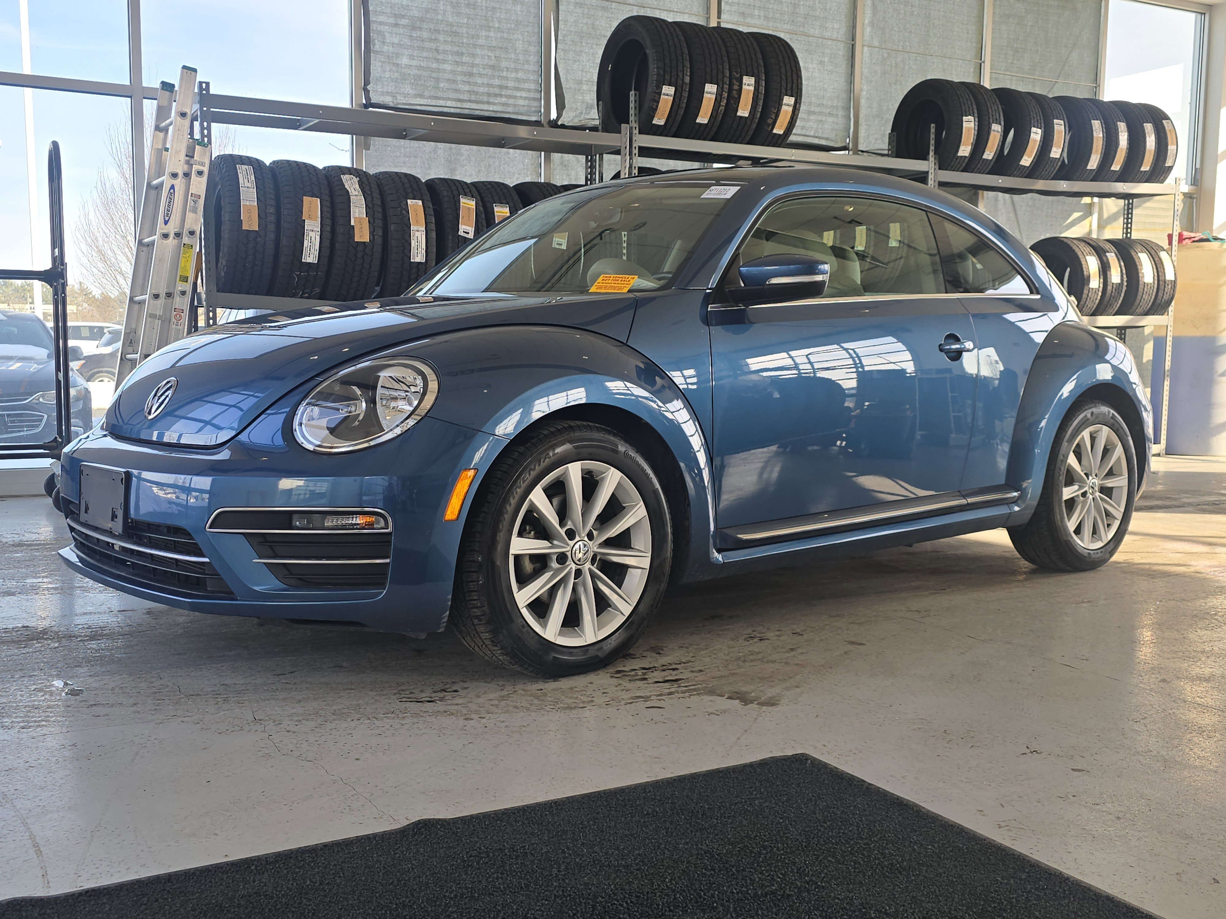 Used 2019 Volkswagen Beetle 2.0T SE image 4