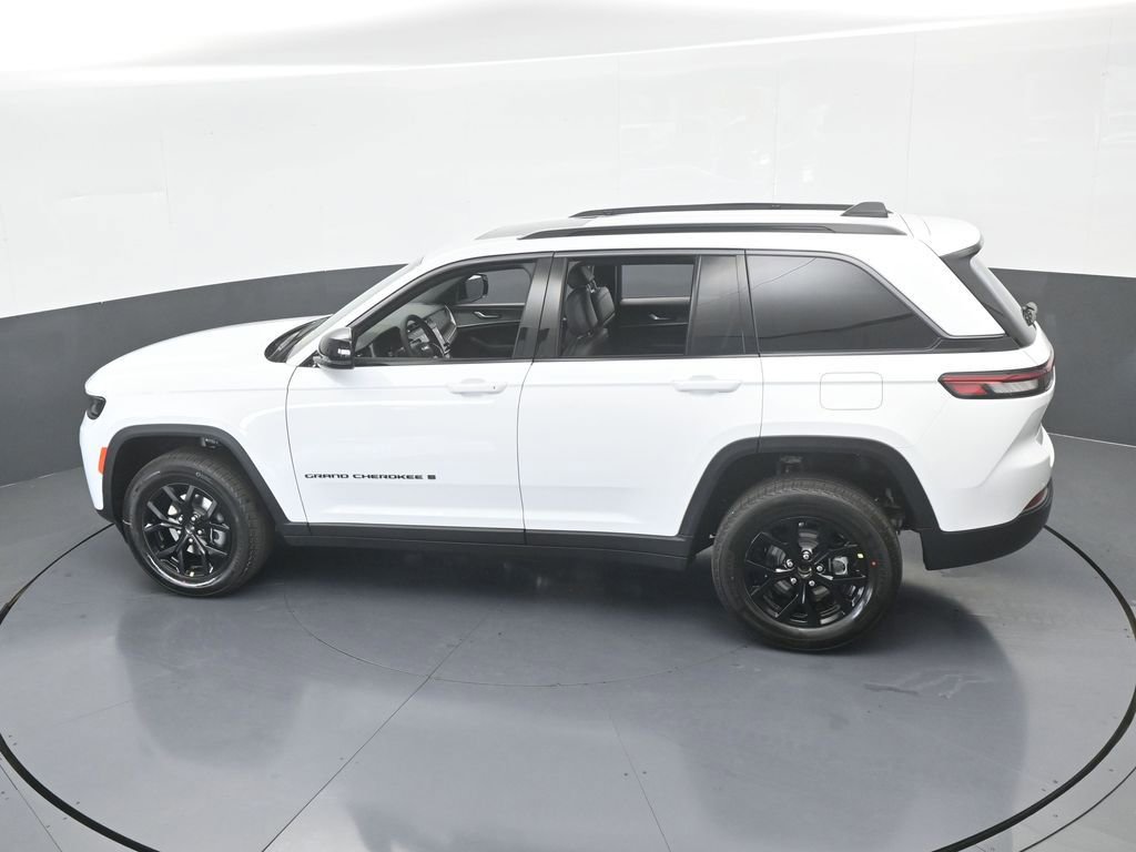 New 2026 Jeep Grand Cherokee Altitude RWD image 44