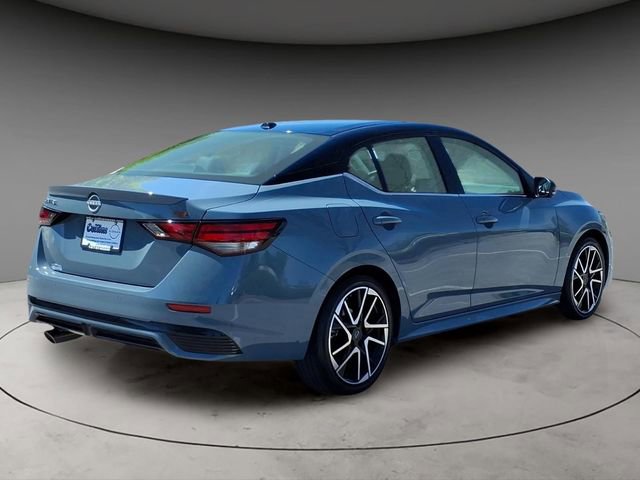 Used 2025 Nissan Sentra SR w/ SR Premium Package FWD image 9