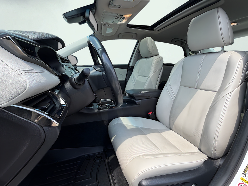 Used 2018 Toyota Avalon Limited w/ Carpet Mat Package FWD image 16