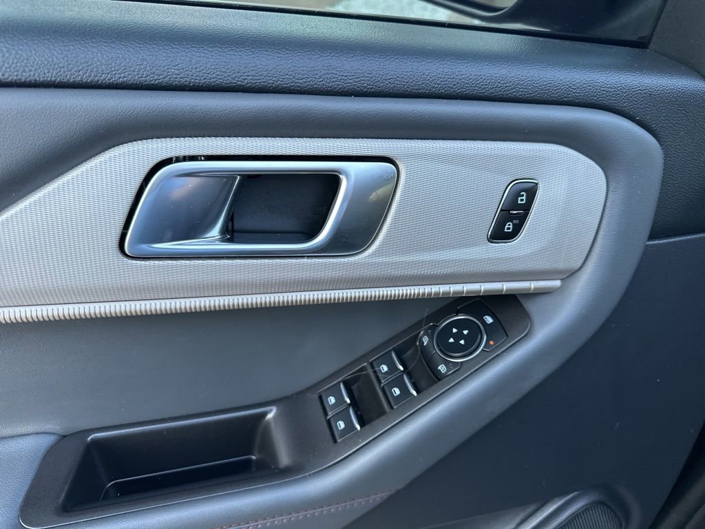 Used 2025 Ford Explorer Active image 19