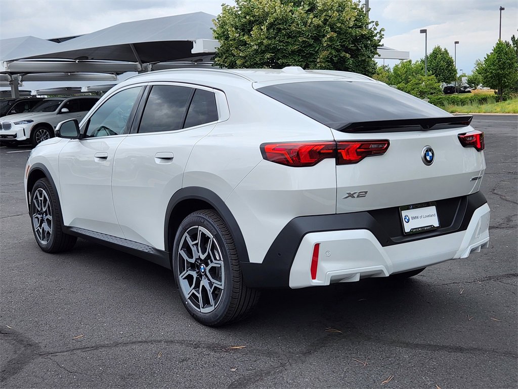 New 2025 BMW X2 xDrive28i image 3