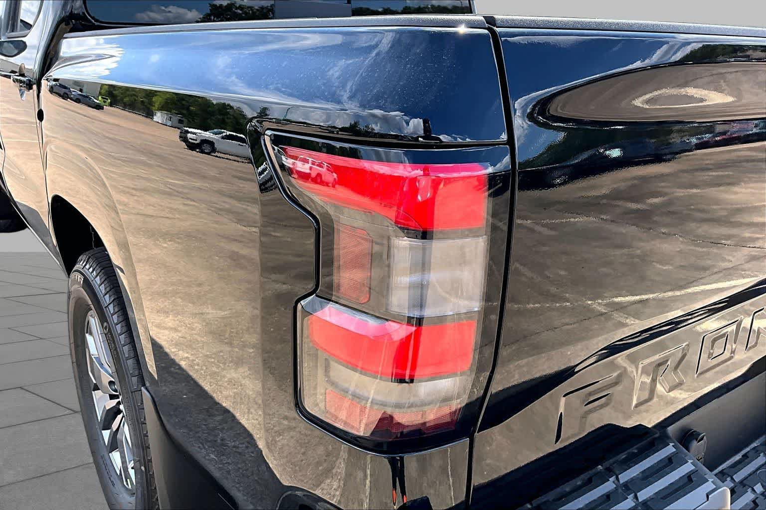 New 2027 Nissan Frontier SV RWD image 12