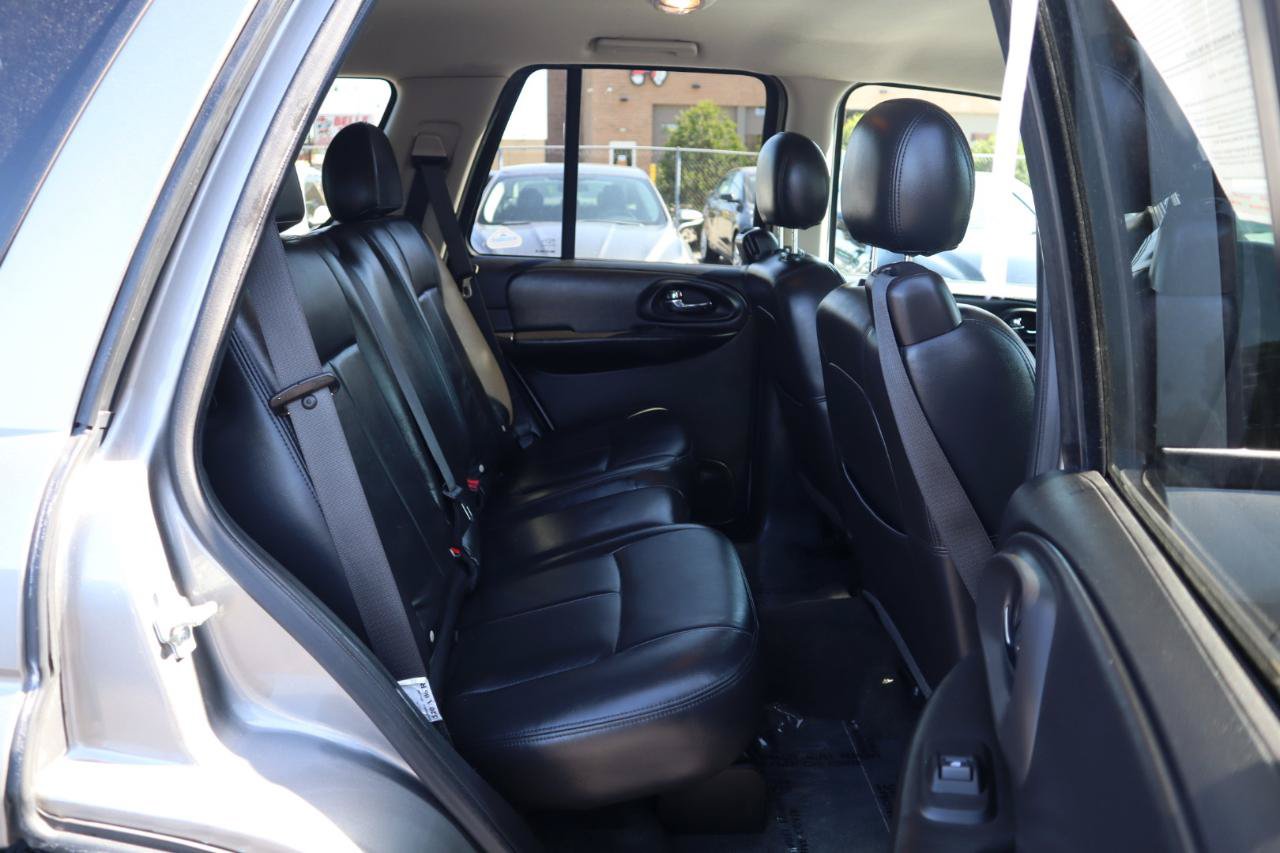 Used 2007 Chevrolet TrailBlazer LT w/ LT Preferred Equipment Group AWD/4WD image 12