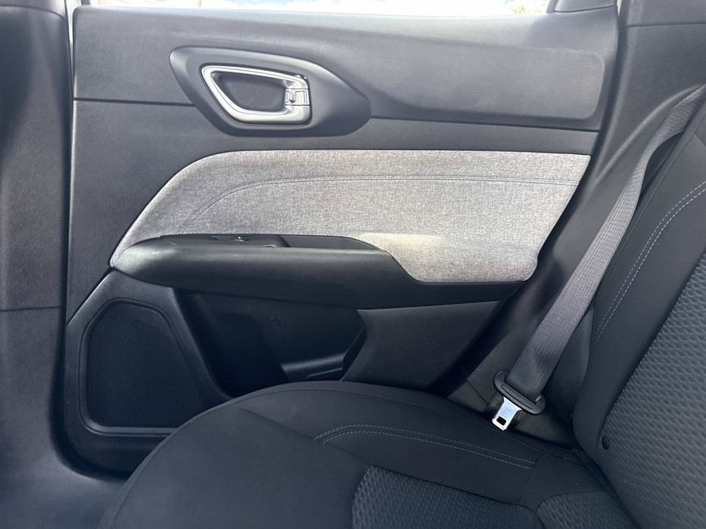 Used 2023 Jeep Compass Sport AWD/4WD image 16