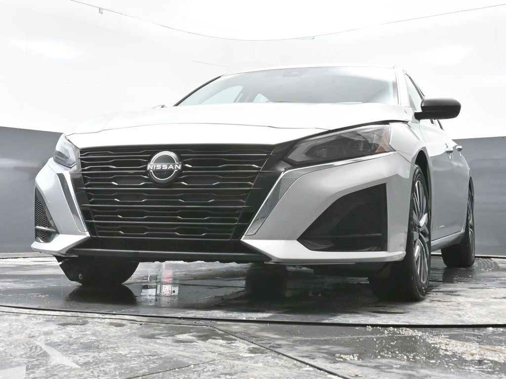 Used 2024 Nissan Altima 2.5 SV image 50