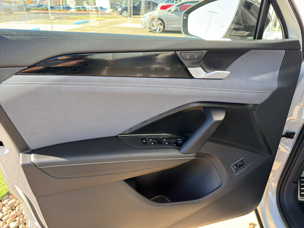 New 2026 Volkswagen Tiguan SE R-Line image 17