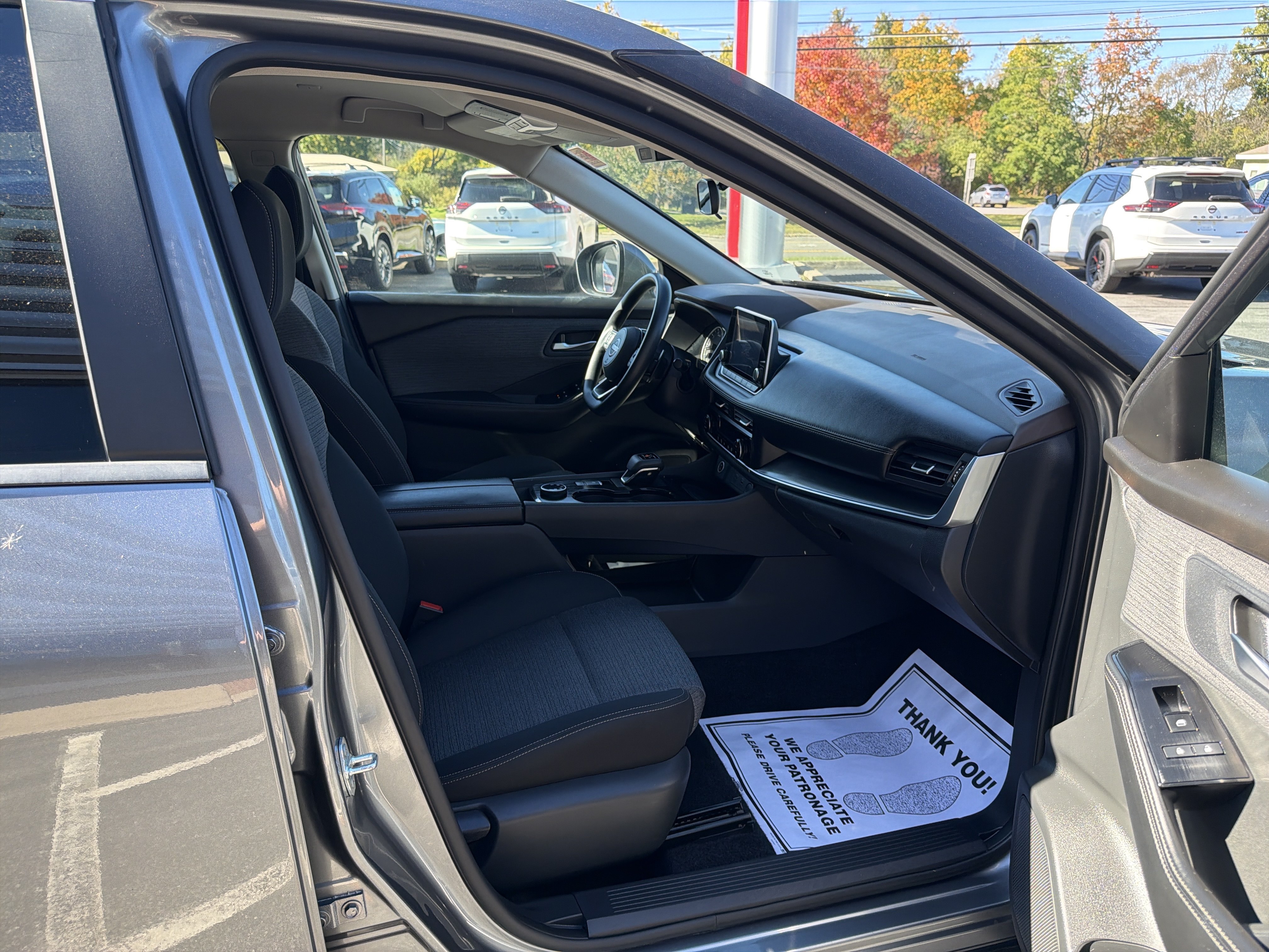Used 2023 Nissan Rogue SV AWD/4WD image 10