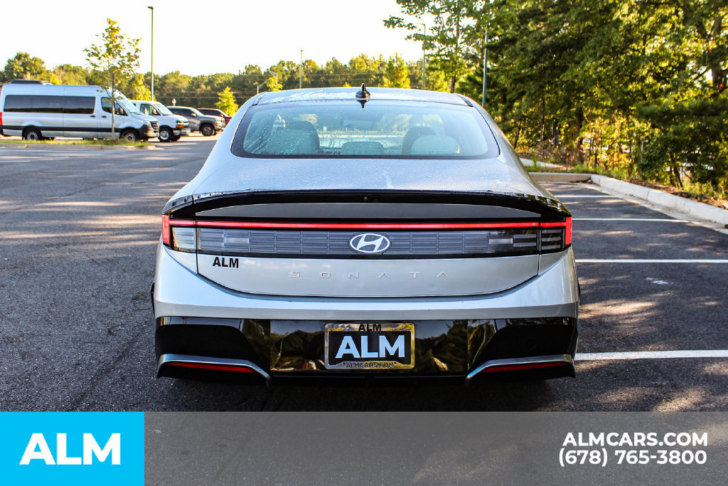 Used 2025 Hyundai Sonata SEL FWD image 10