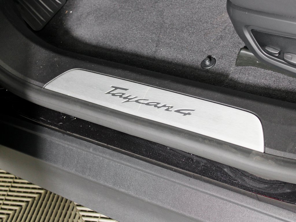 Certified 2026 Porsche Taycan image 18