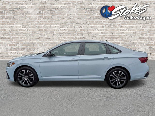 Certified 2025 Volkswagen Jetta Sport FWD image 7