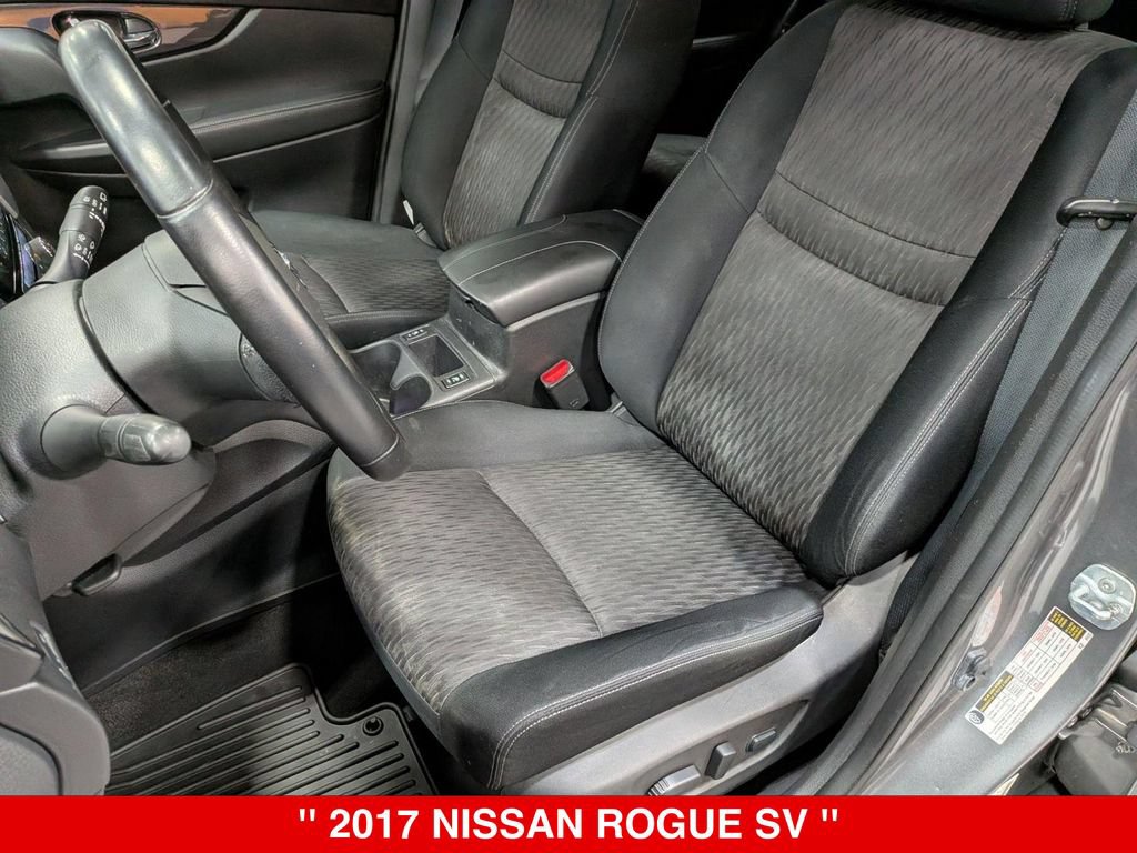Used 2017 Nissan Rogue SV AWD/4WD image 13