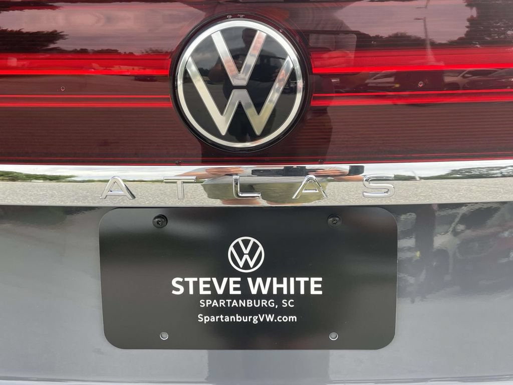 New 2026 Volkswagen Atlas Cross Sport SE FWD image 9